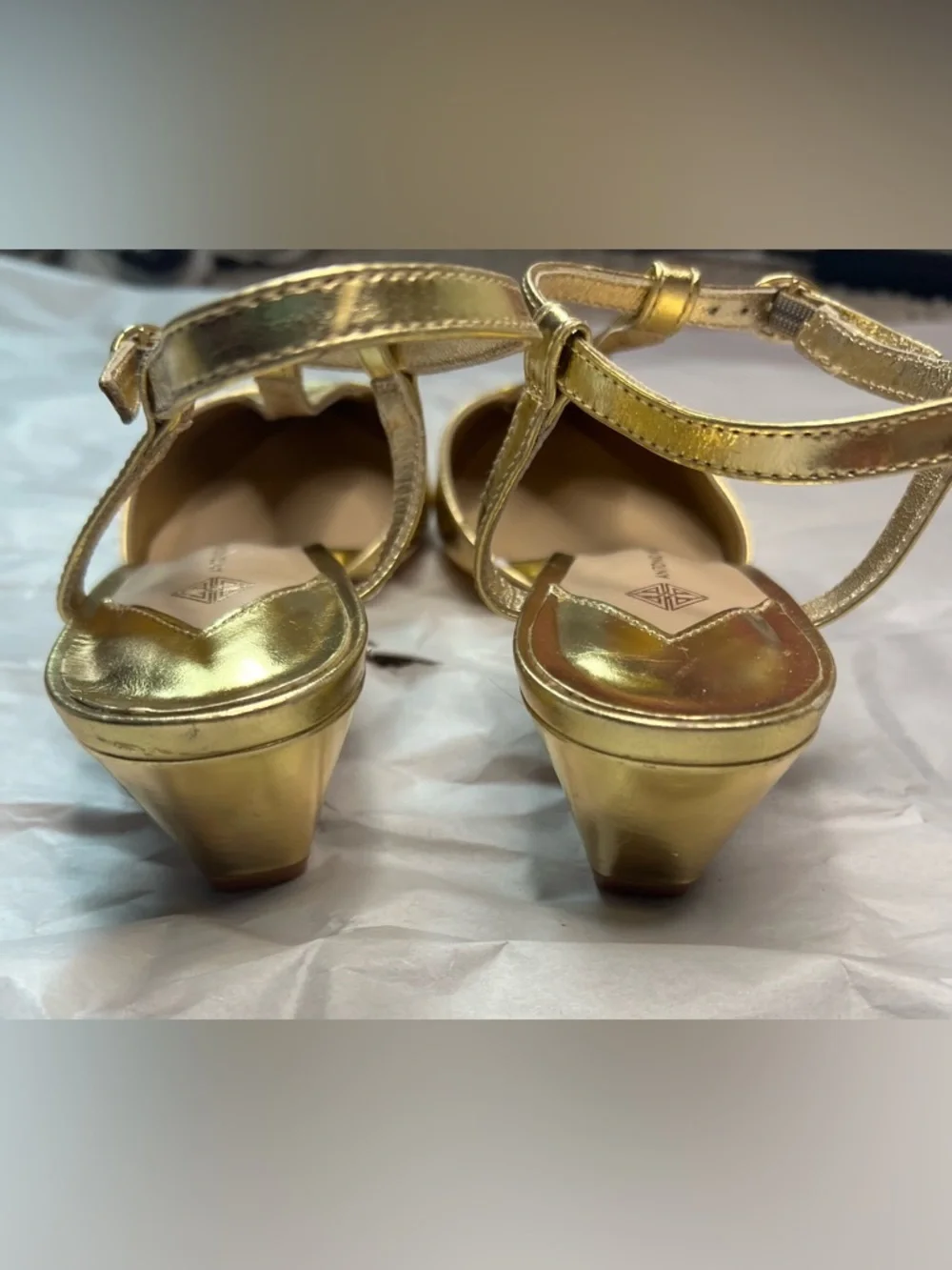 Antonio Melani Jules T-Strap Gold Leather Dress Pumps in Size 7.5M